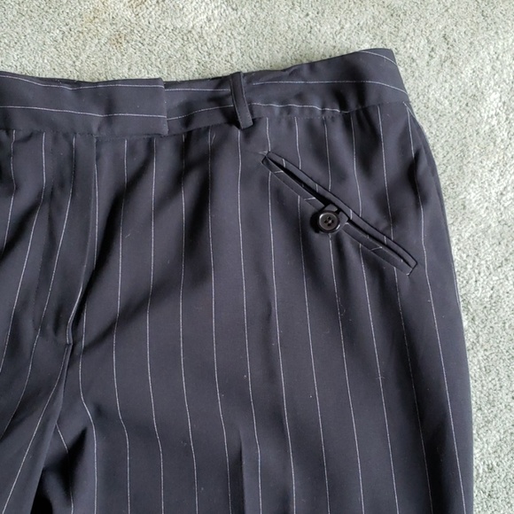 EUC Larry Levine Sz 12 black pinstripe Capri pants - Picture 3 of 7